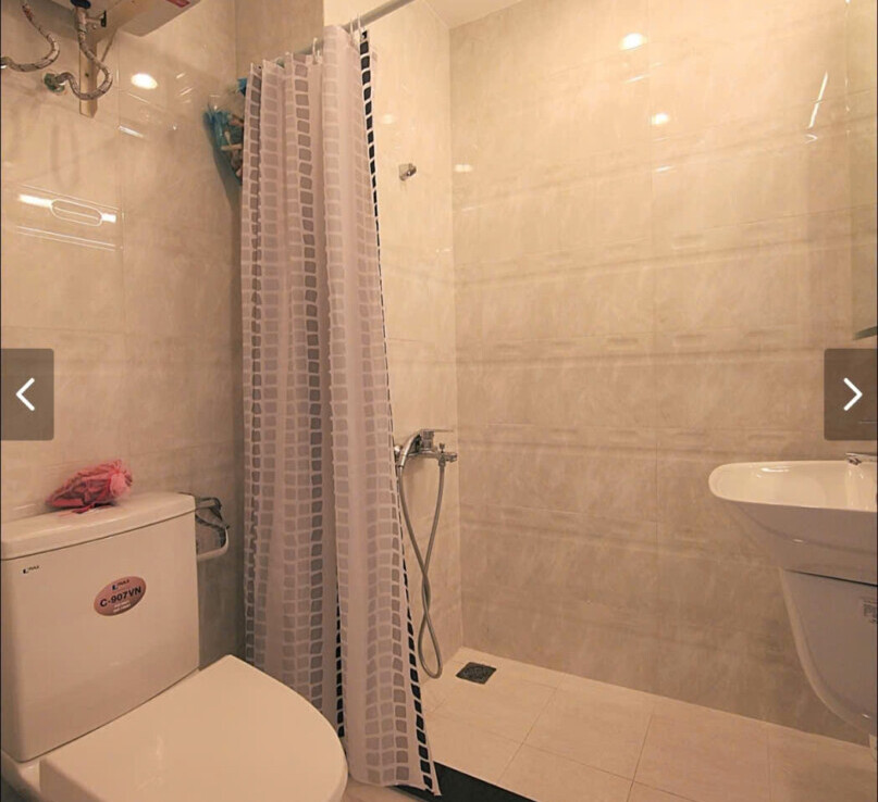 tollet can ho ban 5 807x738 - Bán căn góc chung cư Sky Garden 3, 03pn, giá 6.1 tỷ, nhà đẹp, đầy đầy đủ nội thất, xem nhà dễ.