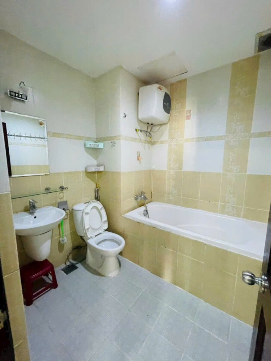 wc can ho can ban 2 - Cần bán căn hộ Sky Garden 3. DT 56m2 View trực diện hồ bơi- 2 phòng-2wc- Giá bán 4.8 Tỷ