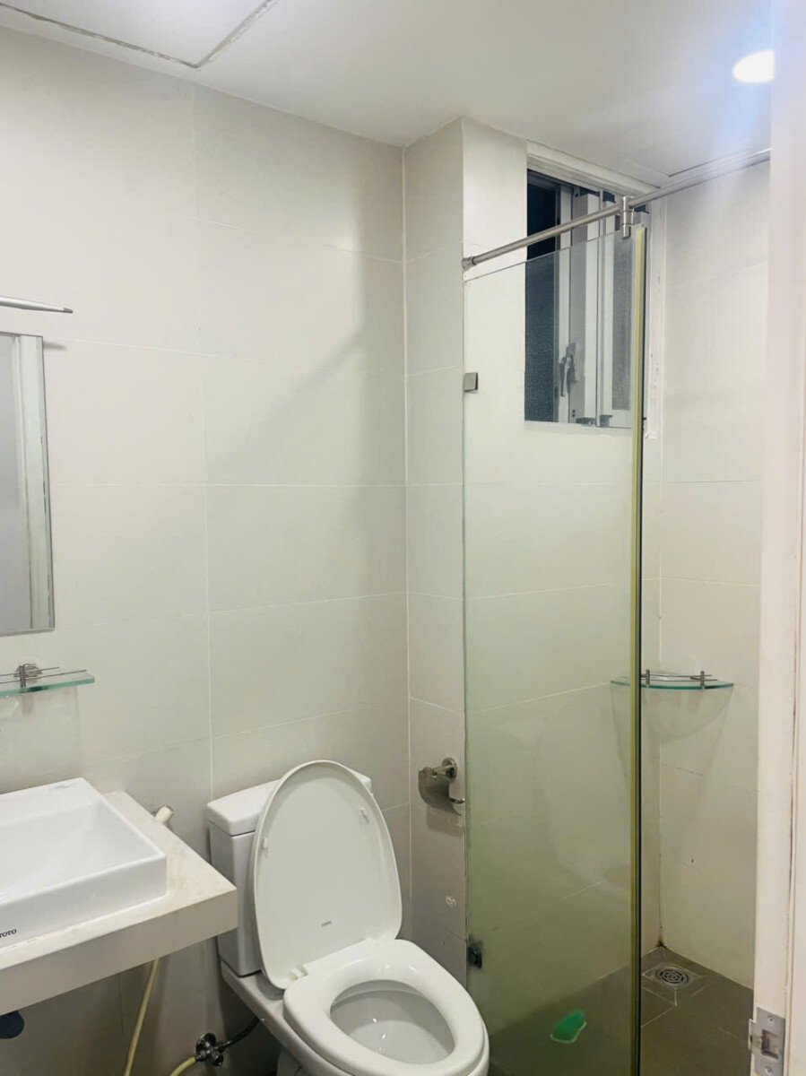 wc can ho cho thue 1 - Chung cư Scenic Valley 1, 71m2, 02pn, giá bán nhanh 7 tỷ, đầy đủ nội thất, nhà đang có hợp đồng thuê.