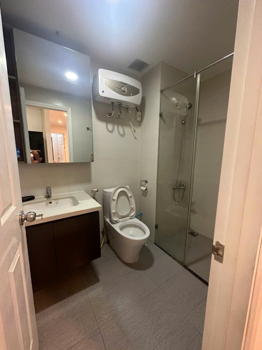 wc can ho cho thue 4 - Cho thuê căn góc Scenic Valley 1. DT 77m2 Thiết kế 2 Phòng-2wc- Nội thất như hình- View thoáng- Giá 20 Triệu/Tháng