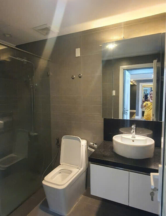 wc can ho cho thue 5 568x738 - Cho thuê nhanh căn hộ Hưng Phúc Happy Residences. DT 78m2-nhà đẹp-2 phòng-2wc- Lầu cao- Giá 19 Triệu/Tháng