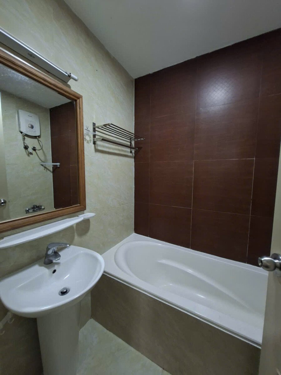 wc co bon tam - Cho thuê căn hộ đẹp Sky Garden 3. DT 68m2 Thiết kế 2 Phỏng-2wc- Nội thất đầy đủ-Lầu cao- Giá 16 Triệu/Tháng
