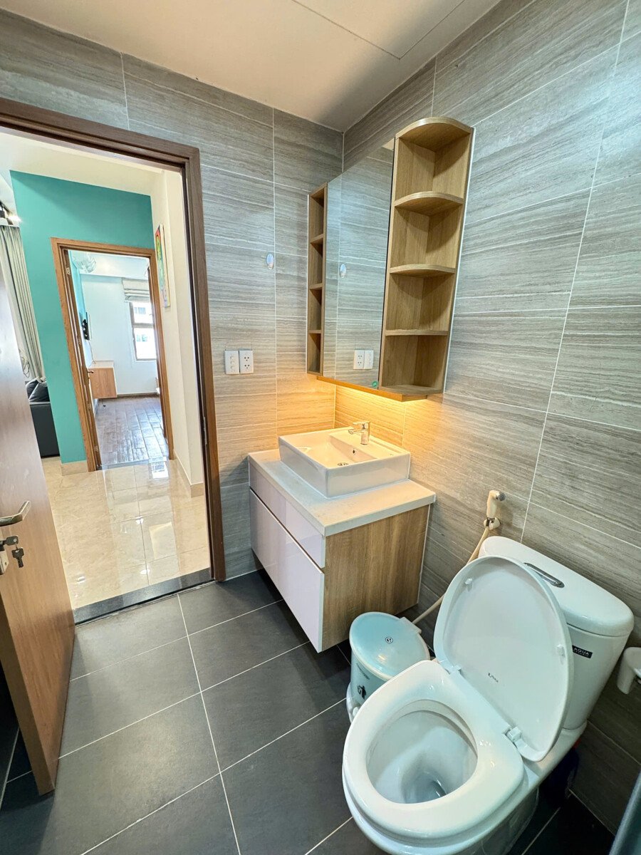 wc day du thiet bi - Bán căn hộ Saigon South Residences. DT 74m2 Lầu cao vút- view đông nam-2 phòng ngủ-2wc- Nội thất đầy đủ- Giá 6.050 Tỷ