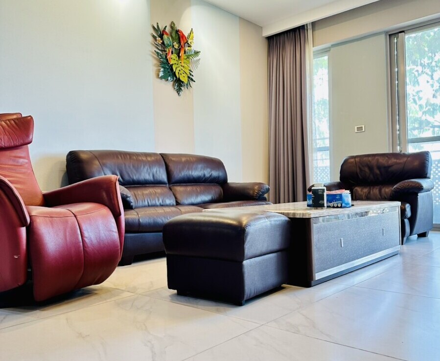 Phong khach can ho cho thue 2 899x738 - Cần bán nhanh căn hộ 133m2, chung cư Scenic Valley 1, giá 14.5 tỷ, nội thất cao cấp.