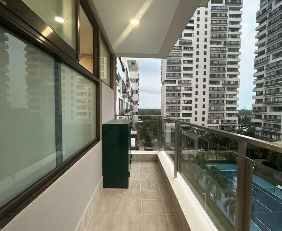 balcony can ho ban 1 900x738 - Giá mua bán căn hộ 3pn tòa 7c chung cư The Panorama phường Tân Hưng T4/2026