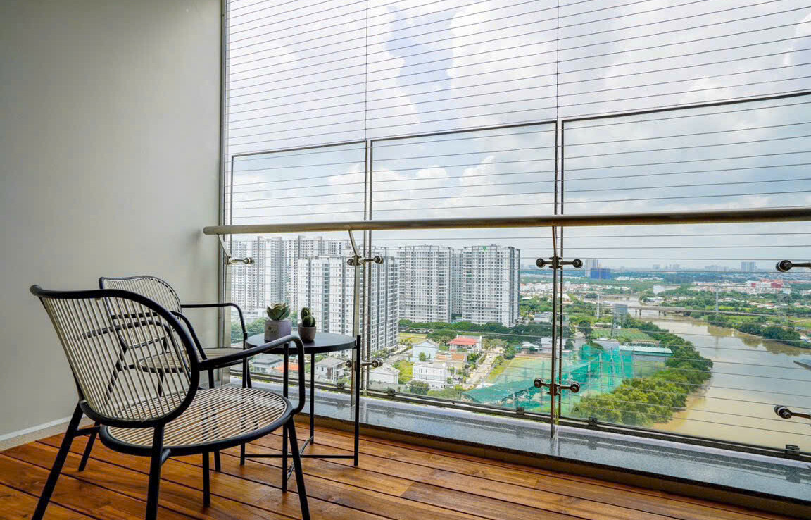 balcony can ho lien ke song 1 1152x738 - Giá mua bán căn hộ 3pn chung cư Riverpark Premier phường Tân Hưng T4/2026