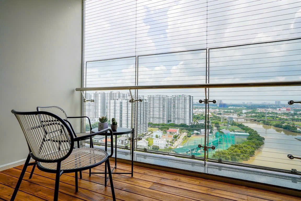balcony can ho lien ke song 1 - Giá mua bán căn hộ 3pn chung cư Riverpark Premier phường Tân Hưng T4/2026
