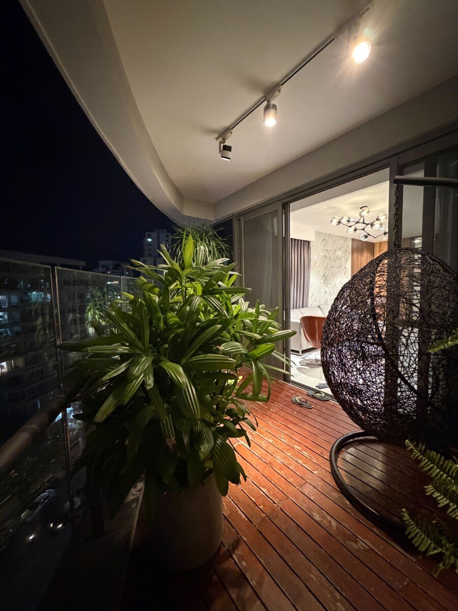 balcony can ho rong rai - Giá cho thuê căn hộ 3pn tòa A chung cư Riverpark Premier phường Tân Hưng T4/2026