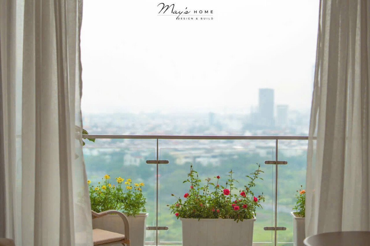 balcony phong khach can ho ban - Giá mua bán căn hộ 3pn chung cư Riverside Residence phường Tân Mỹ T3/2026