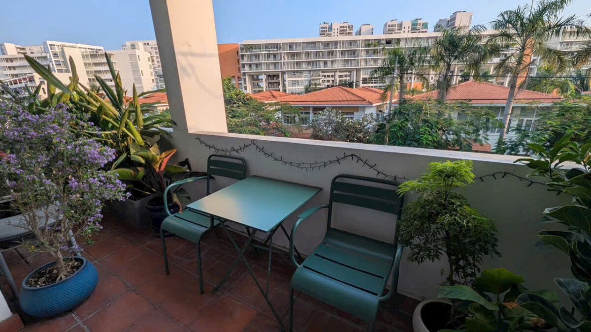 balcony phong khach - Giá mua bán căn hộ Duplex chung cư Mỹ Tú phường Tân Hưng T3/2026