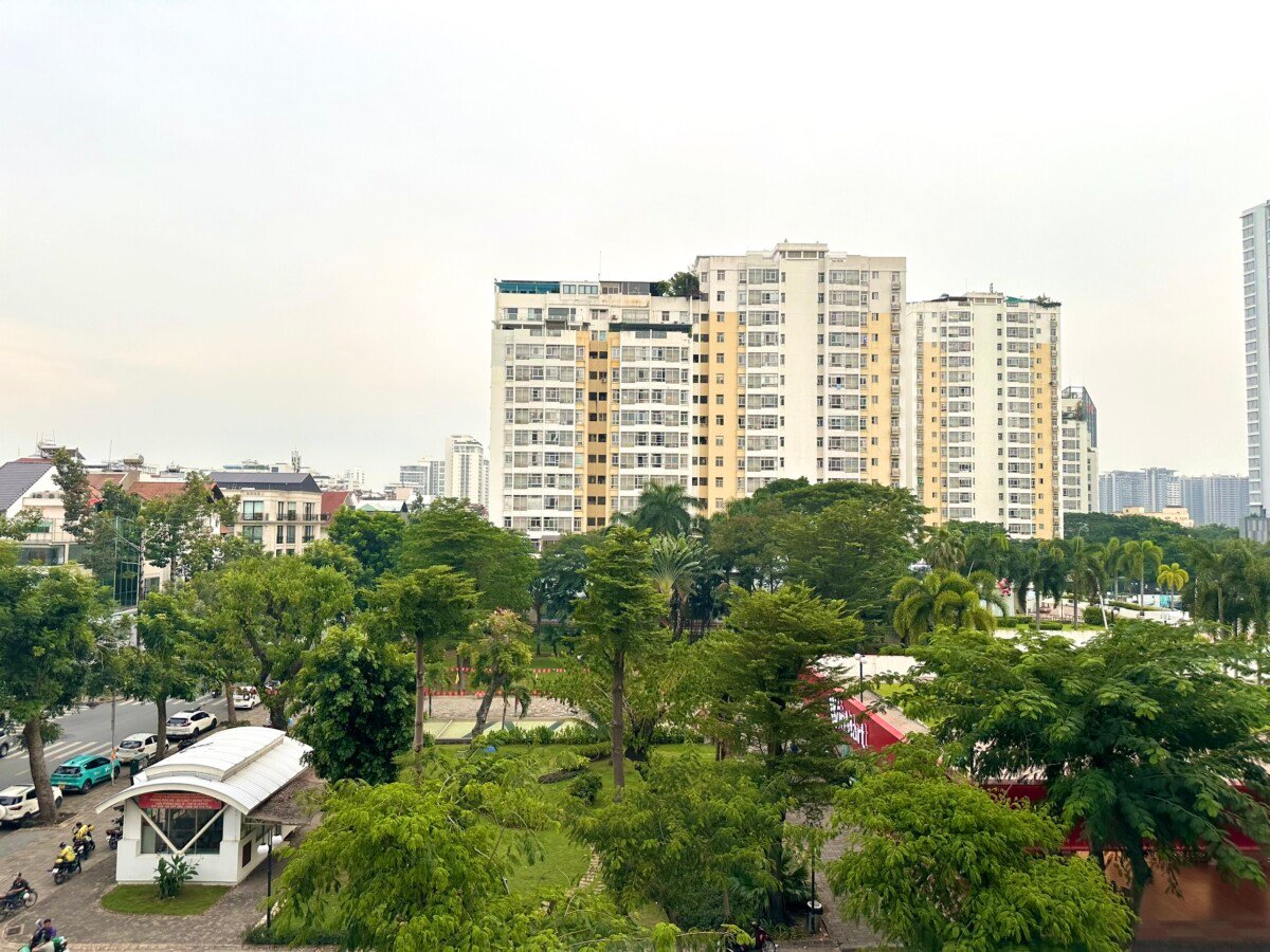 ban can ho sky garden 3 9 2 - Cho thuê căn hộ Sky Garden 3. DT 56m2 Nhà đẹp-1 Phòng-1wc- View hồ bơi thoáng- Giá 15 Triệu/Tháng