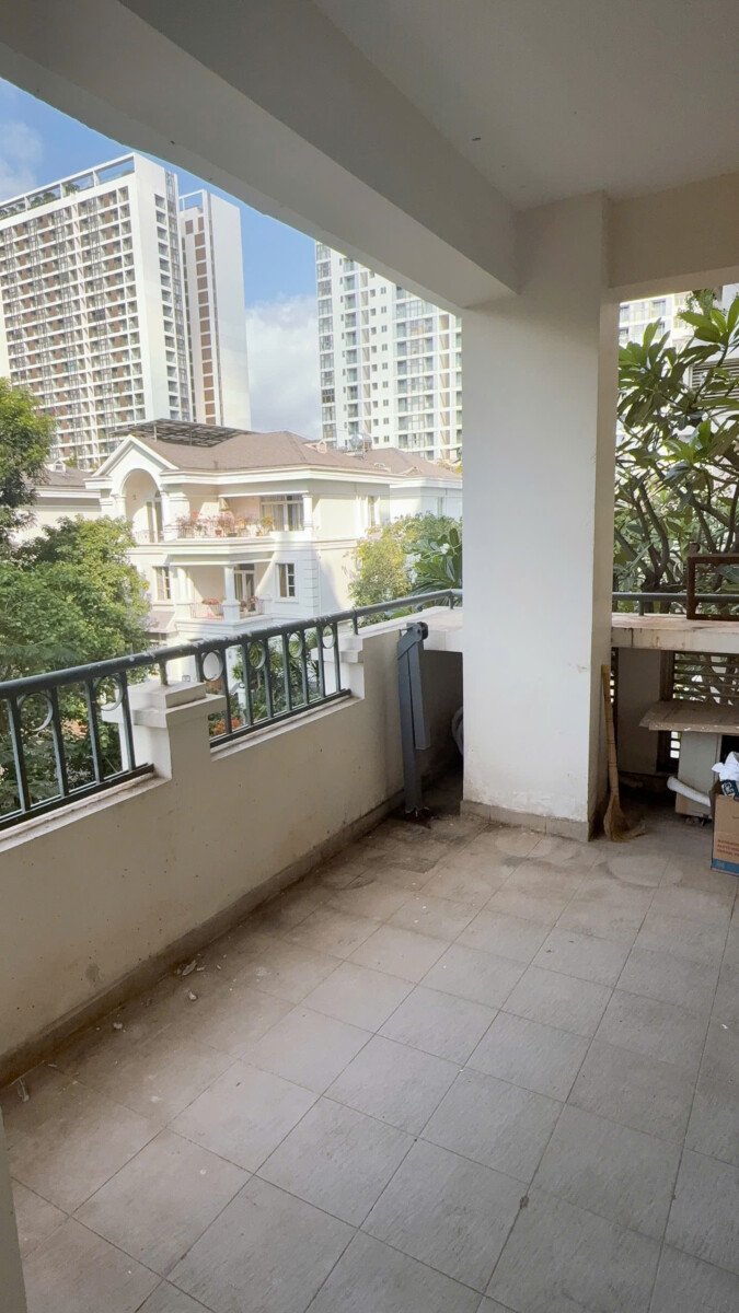 ban cong rong rai - Bán nhanh căn hộ Cảnh Viên 2. DT 118m2 Thiết kế 3 Phòng ngủ-2wc- View biệt thự- Giá 10.450 Tỷ