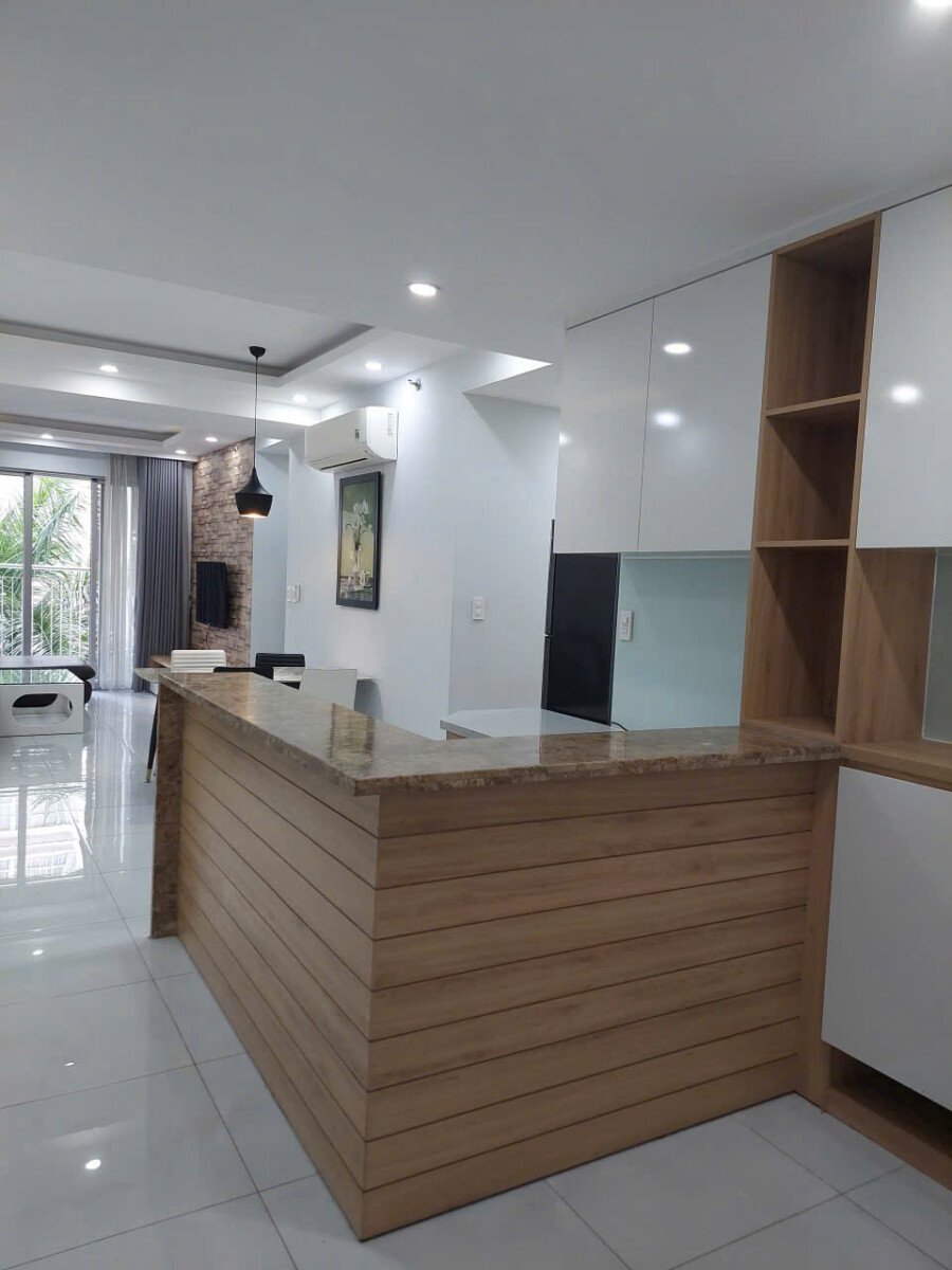 bep can ho ban 11 - Bán căn hộ chung cư Scenic Valley 1, 80m2, giá 8.1 tỷ, view trực diện hồ bơi, xem nhà dễ.