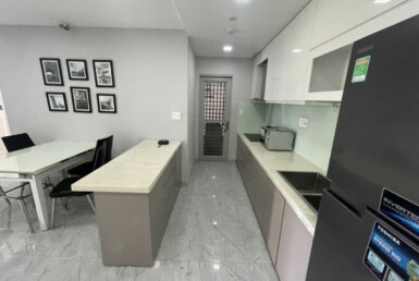 bep can ho ban 13 385x258 - Bán căn hộ 89m2, chung cư Scenic Valley 1, giá 9.1 tỷ, nhà đang có hợp đồng thuê ổn định