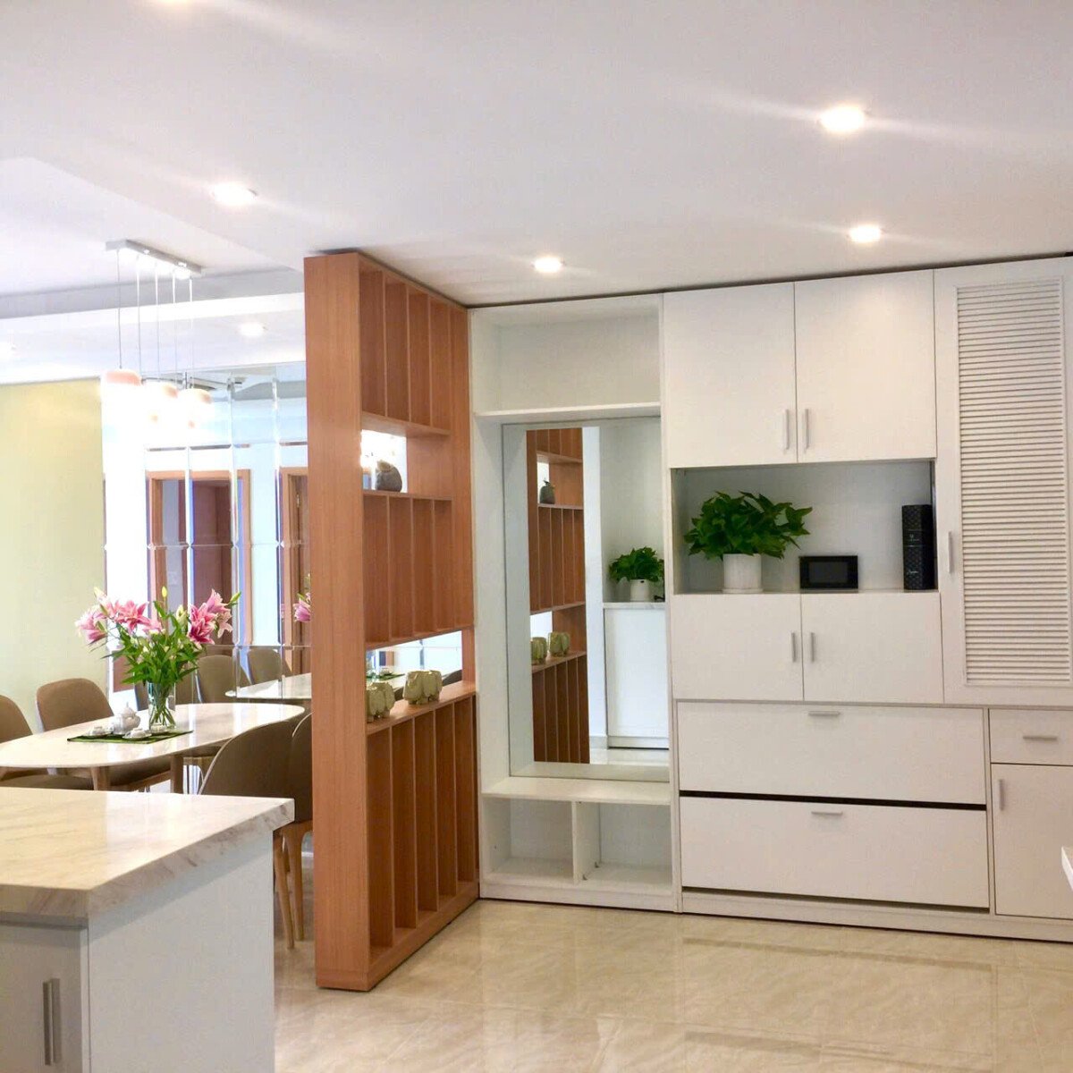 bep can ho can cho thue 1 - Cho thuê căn hộ 77m2, chung cư Scenic Valley , 02pn, giá 21tr/tháng, đầy đủ nội thất.