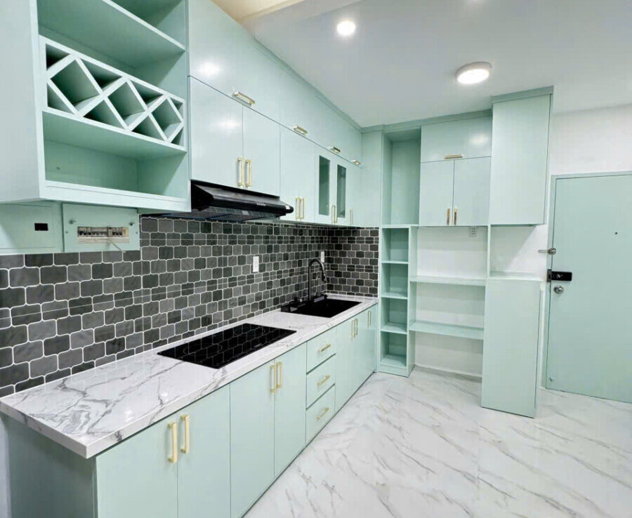 bep can ho sky 2 ban 900x738 - Bán căn hộ đẹp tại Sky Garden 2. DT 71m2 Nhà đẹp- thiết kế 2 Phòng-2wc- Đang cho thuê 19 Triệu. Giá bán 5.650 Tỷ