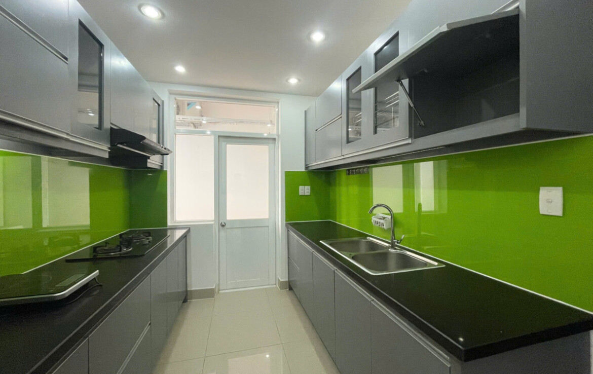 bep can ho sky 3 1170x738 - Cho thuê căn hộ Sky Garden 3. DT 68m2 View công viên- 2 Phòng-2wc- Nội thất đầy đủ- Giá 16 Triệu/Tháng