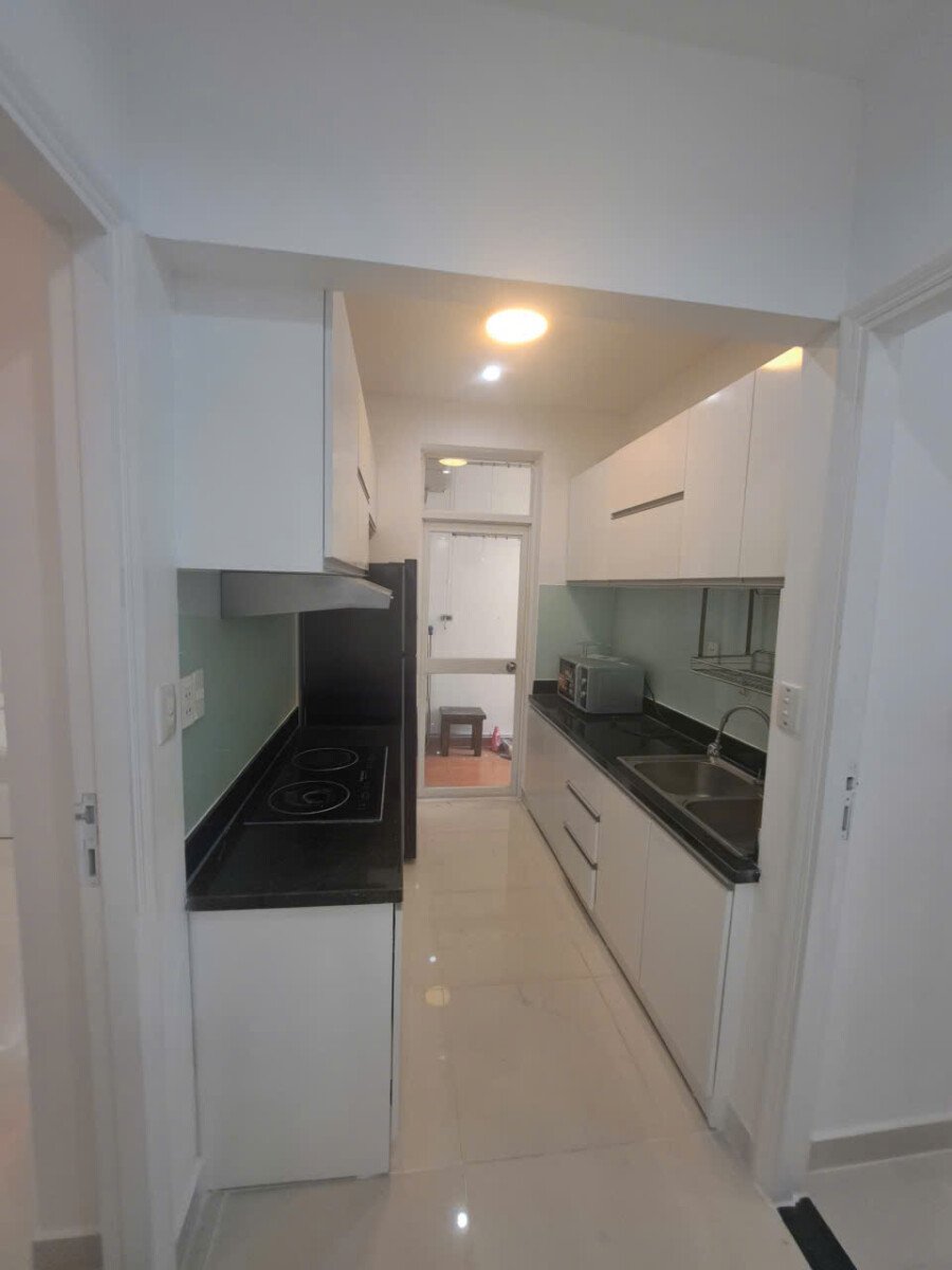 bep can ho sky 3 cho thue 1 - Cho thuê căn hộ Sky Garden 3. DT 70m2 Thiết kế 3 Phòng ngủ-2wc- Nội thất đầy đủ- Giá thuê 16 Triệu/Tháng