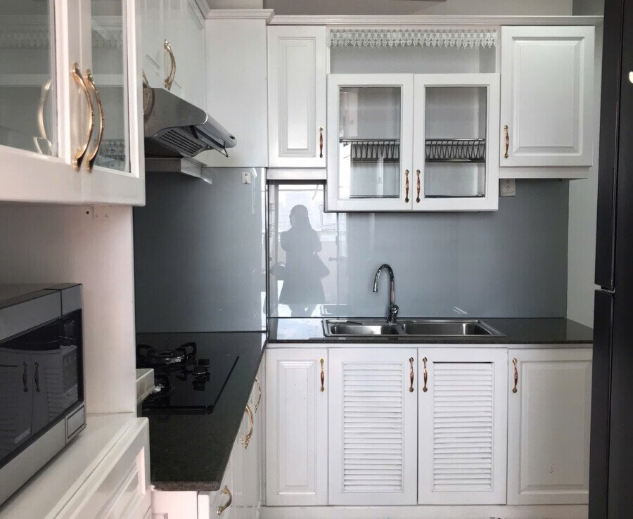 Cho thuê căn góc Sky Garden 3. DT 74m2 Thiết kế 2 phòng ngủ-2wc- View trực diện hồ bơi- Giá 19 Triệu/Tháng bep can ho sky 3 cho thue 900x738 - Cho thuê căn góc Sky Garden 3. DT 74m2 Thiết kế 2 phòng ngủ-2wc- View trực diện hồ bơi- Giá 19 Triệu/Tháng