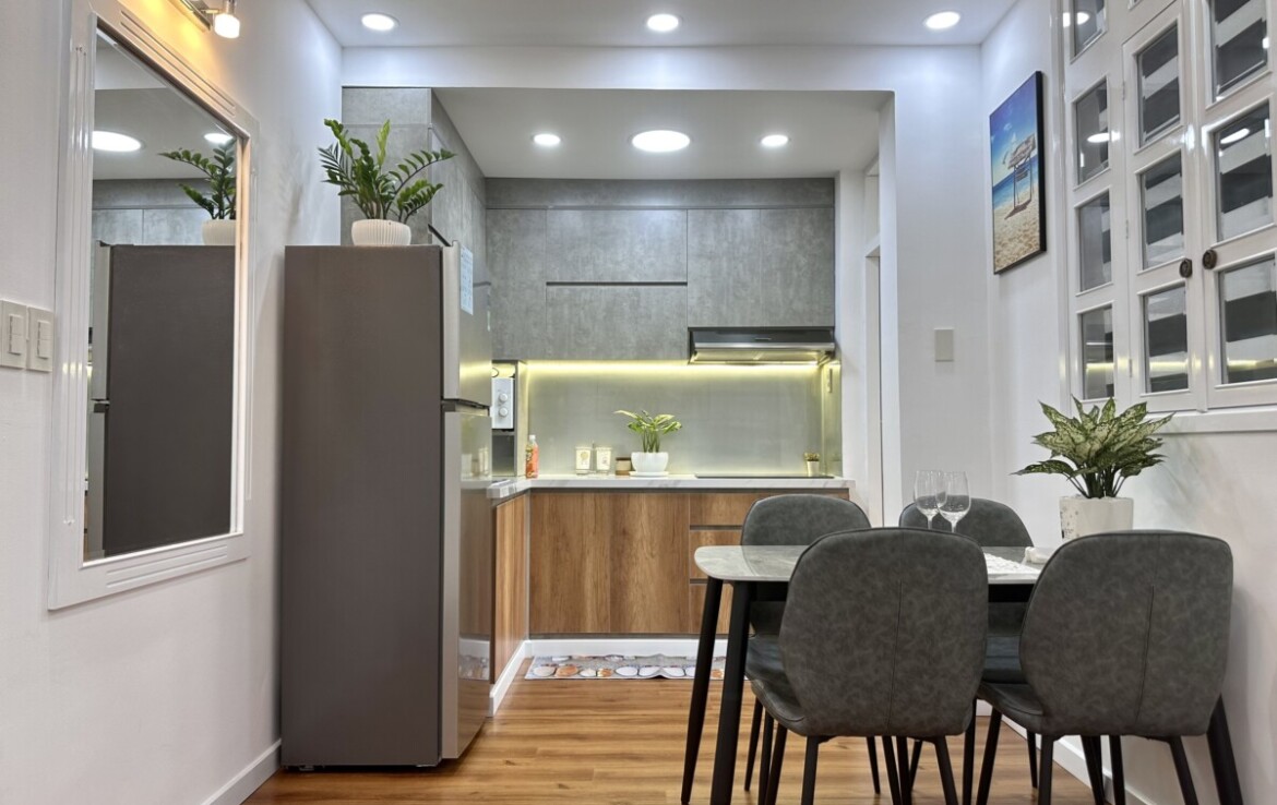 bep can ho sky garden 3 can ban 3 1170x738 - Cho thuê căn hộ Sky Garden 3. DT 56m2 Nhà đẹp-1 Phòng-1wc- View hồ bơi thoáng- Giá 15 Triệu/Tháng