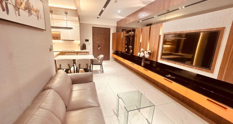 Cần bán gấp căn hộ Midtown Tòa M7. DT 83m2 Thiết kế 2 Phòng-2wc- Nhà đẹp- Kèm 1 ô xe. Giá 10.2 Tỷ