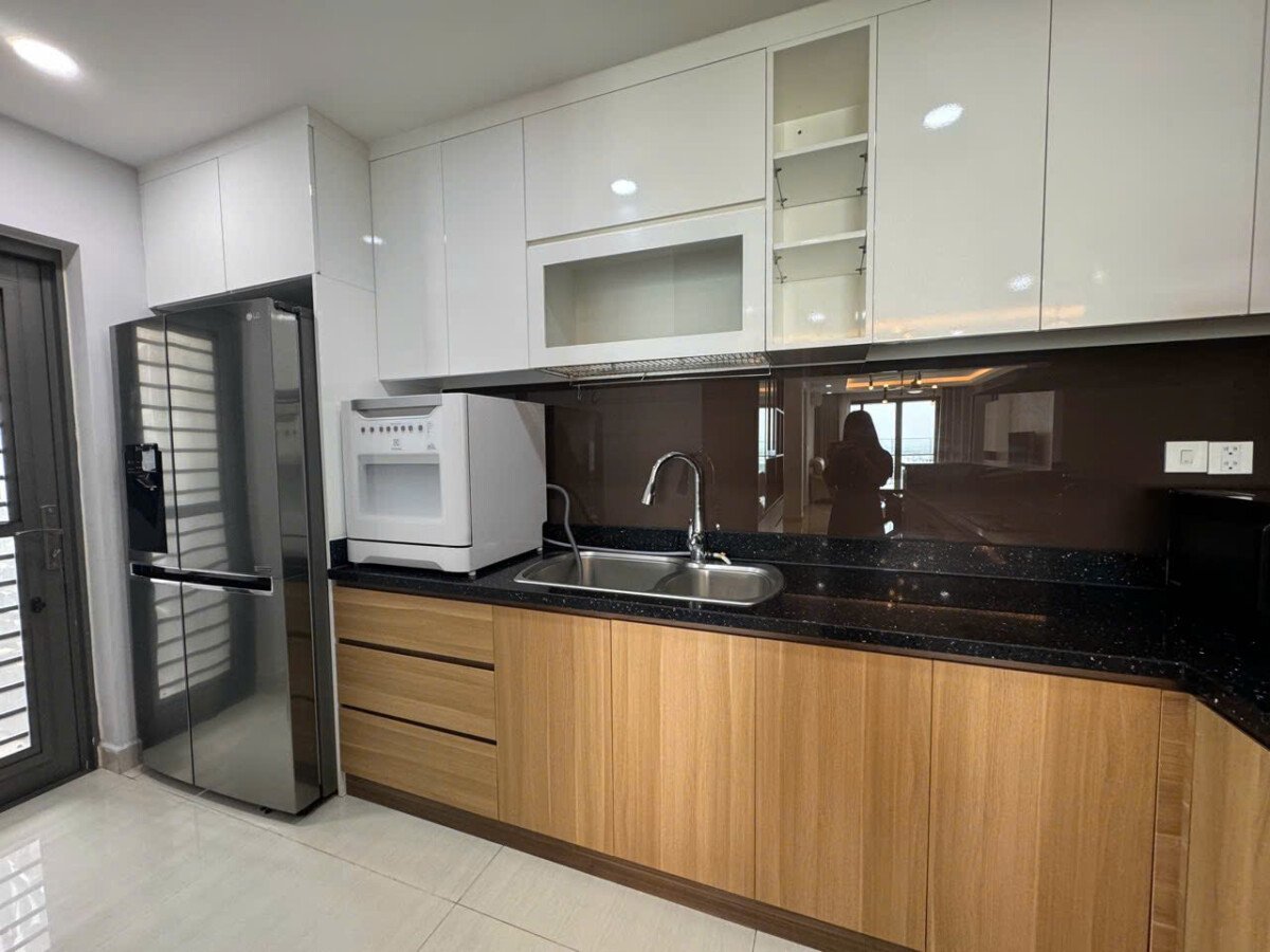 can canh bep can ho cho thue - Giá cho thuê căn hộ 3pn số 06 tòa B chung cư Riverpark Premier phường Tân Hưng T3/2026