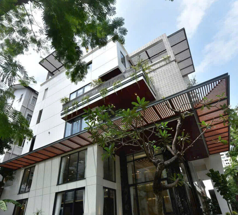 can canh nha ban 816x738 - Giá mua bán tòa nhà góc công viên Nội khu Hưng Gia 2 phường Tân Hưng T4/2026