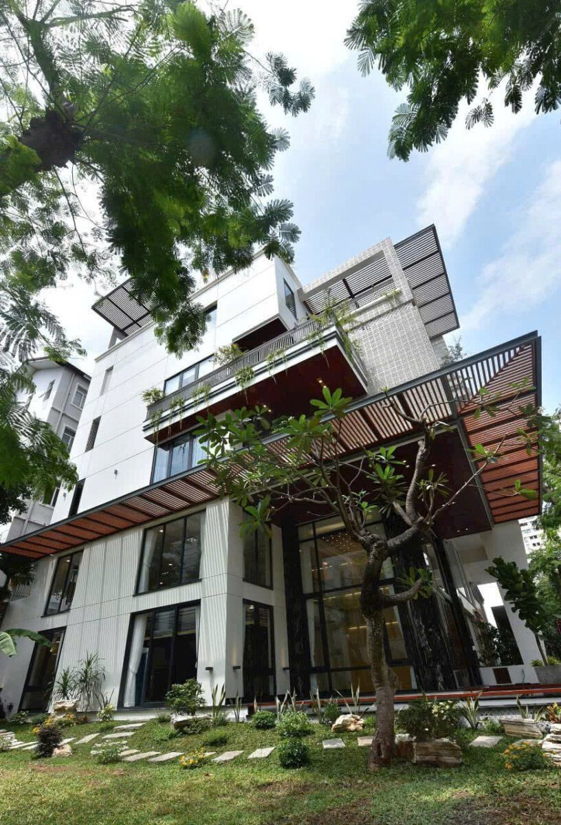 can canh nha ban - Giá mua bán tòa nhà góc công viên Nội khu Hưng Gia 2 phường Tân Hưng T4/2026