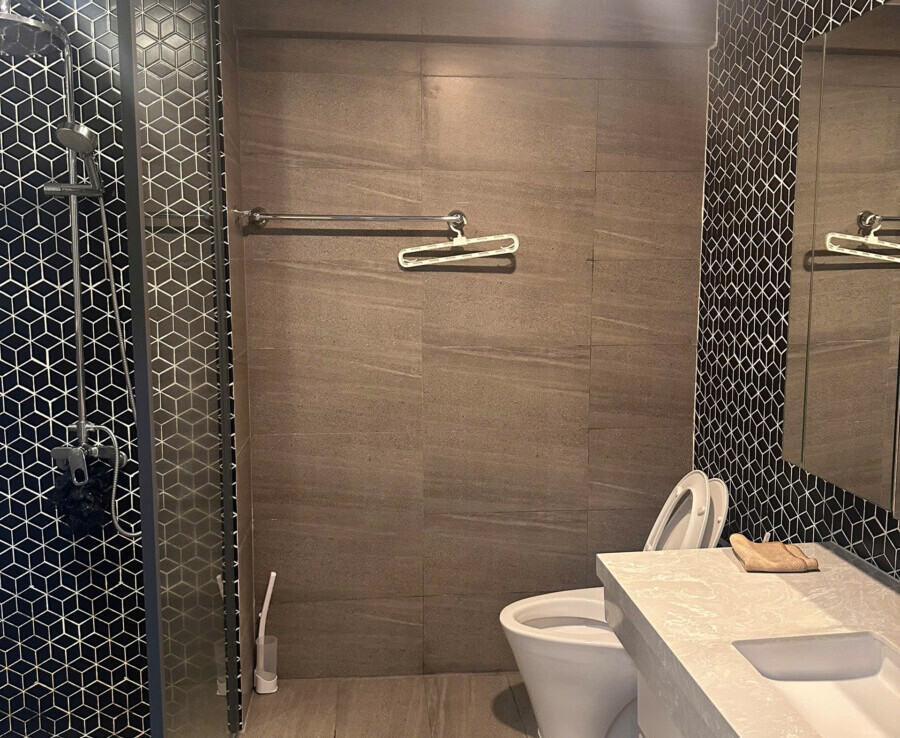 can ho cho thue co 2 nha tam day du thiet bi 900x738 - Giá cho thuê căn hộ 3pn chung cư Happy Valley phường Tân Hưng T3/2026