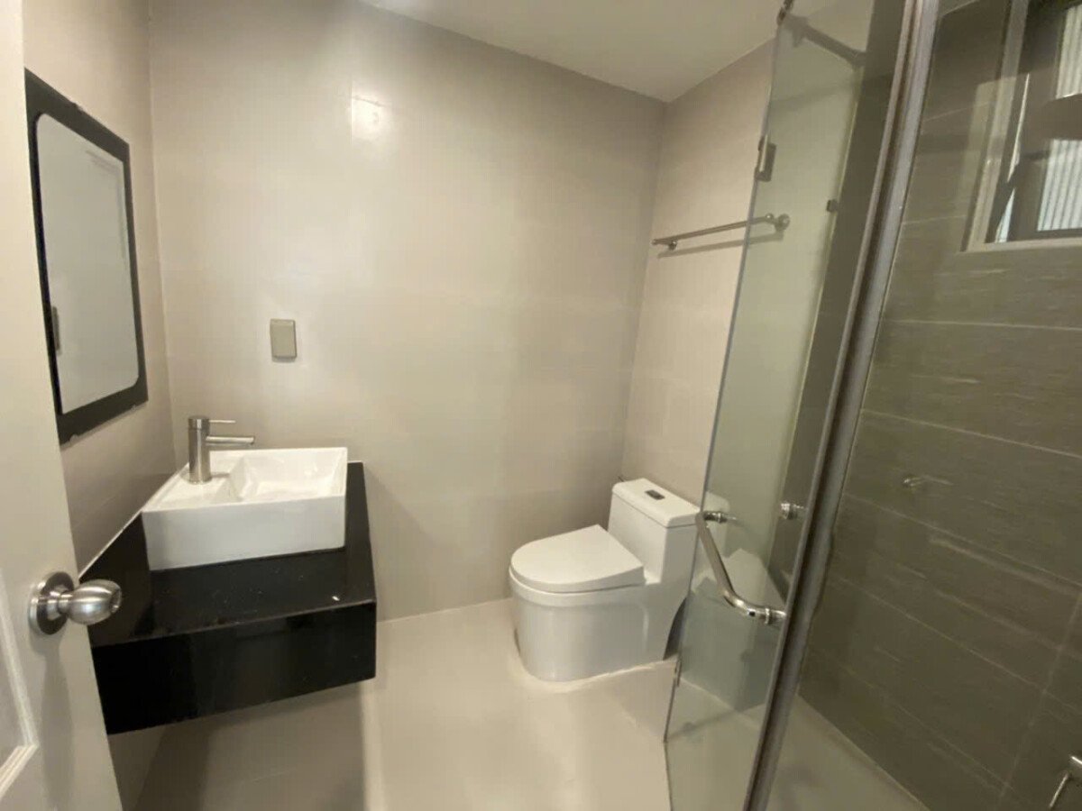 can ho co 2 nha tam hoan thien nhu hinh 1 - Giá mua bán căn hộ 2pn tòa A chung cư Scenic Valley 2 phường Tân Mỹ T3/2026