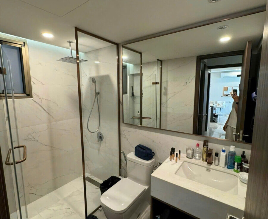 can ho midtown can cho thue wc6 900x738 - Cho thuê căn hộ Midtown Tòa M8. DT 80m2 Nhà đẹp- 2 Phòng-2wc- Lầu cao- Đầy đủ nội thất- Giá 25 Triệu/Tháng