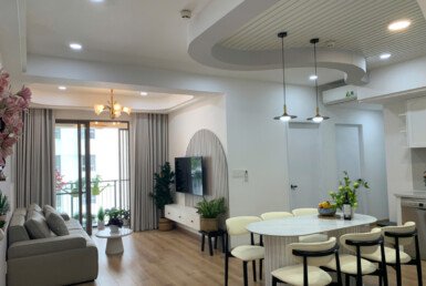 Cần bán gấp căn hộ Saigon South Residences. DT 95m2 Nhà đẹp- mới- 3 Phòng-2wc- Lầu trung- Giá 8.350 Tỷ