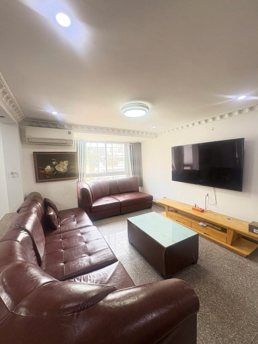 cho thue can ho duplex sky garden 1 2 - Cho thuê Duplex Sky Garden 1. DT 160m2 Thiết kế 5 Phòng ngủ-4wc- Nội thất như hình- Giá 26 Triệu/Tháng