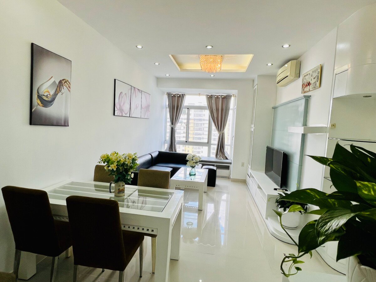 cho thue can ho sky garden 3 4 - Cho thuê căn góc Sky Garden 3. DT 72m2 Nhà đẹp- 2 Phòng ngủ-2wc- Lầu cao- View hồ bơi- Giá 17 Triệu/Tháng