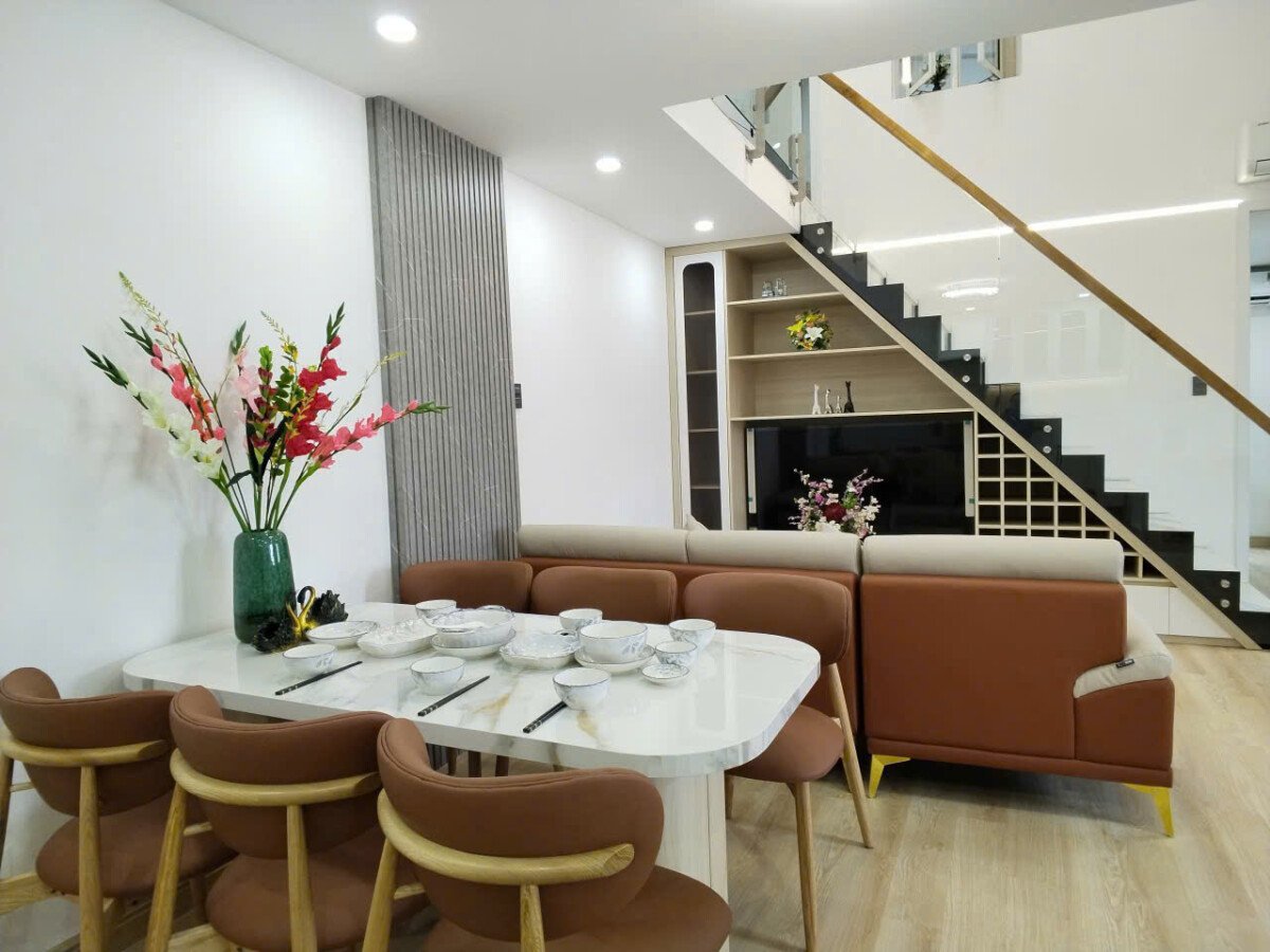 diplex hung vuong 3 can ban - Bán căn hộ Duplex Hưng Vượng 3. DT 100m2 Thiết kế 3 Phòng-2wc- Nội thất mới- đang trống- Giá 6.080 Tỷ