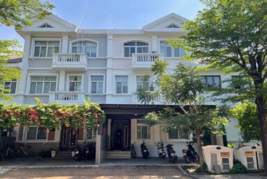 Giá cho thuê nhà Biệt thự nguyên căn 5pn kdc Chateau phường Tân Mỹ T4/2026