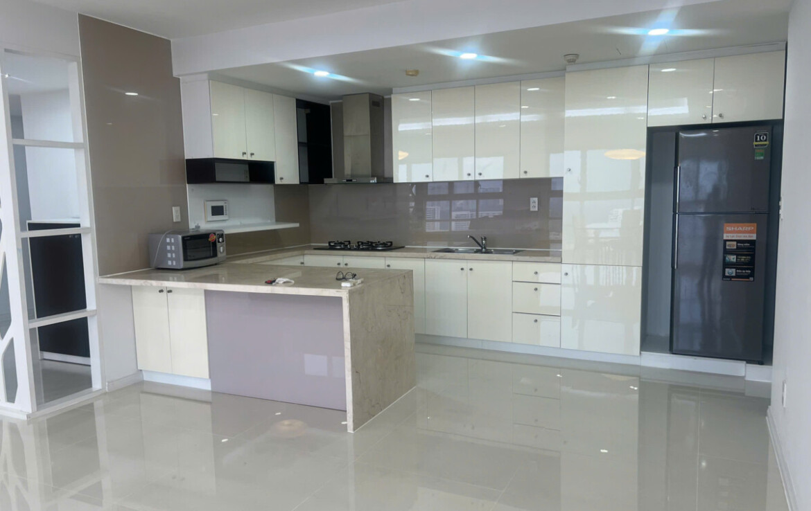 khong gian bep rong rai 11 1170x738 - Giá mua bán căn hộ 3pn số 02 tòa H chung cư Happy Valley phường Tân Hưng T3/2026