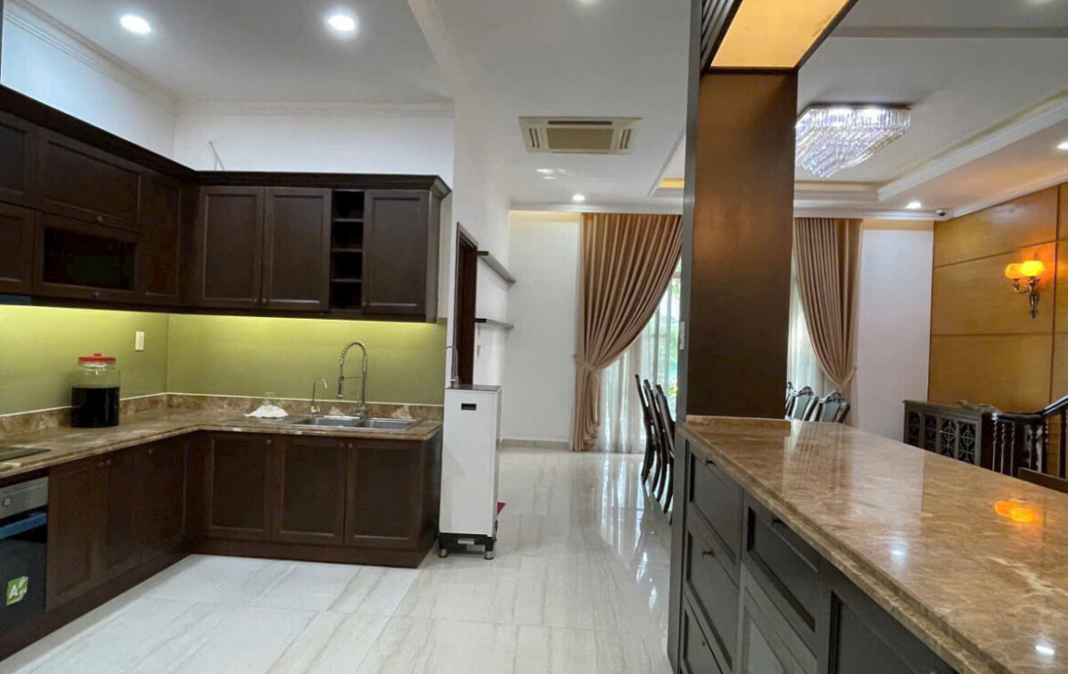 khong gian bep rong rai 13 1170x738 - Giá cho thuê nhà Biệt thự nguyên căn 5pn kdc Chateau phường Tân Mỹ T4/2026