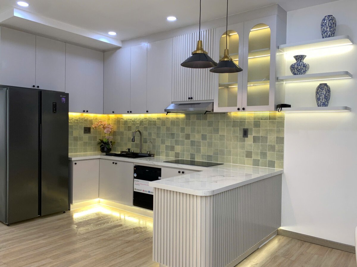 khong gian bep rong rai 3 - Giá mua bán căn hộ 3pn chung cư Sky Garden 1 phường Tân Hưng T3/2026