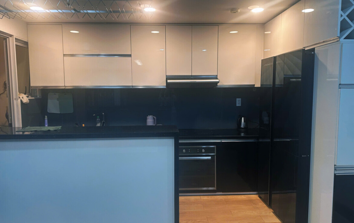 khong gian bep rong rai 4 1170x738 - Giá cho thuê căn hộ 3pn chung cư Happy Valley phường Tân Hưng T3/2026