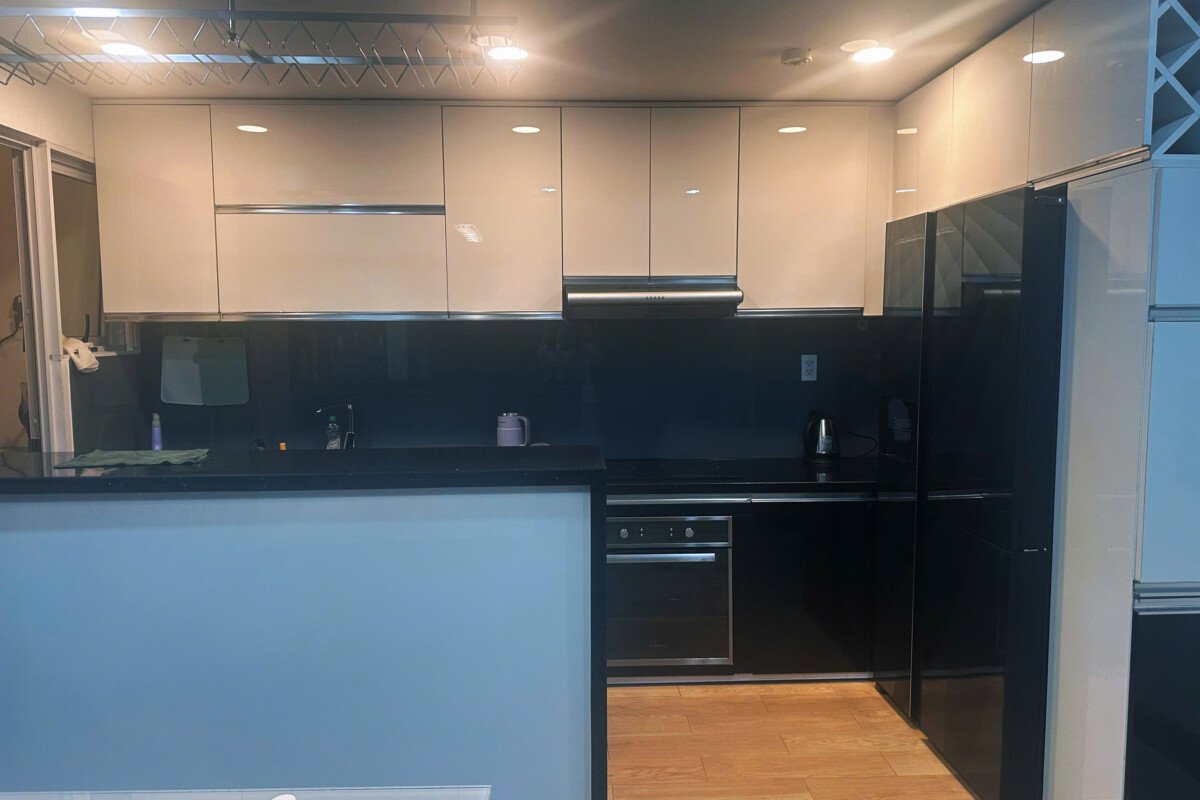 khong gian bep rong rai 4 - Giá cho thuê căn hộ 3pn chung cư Happy Valley phường Tân Hưng T3/2026