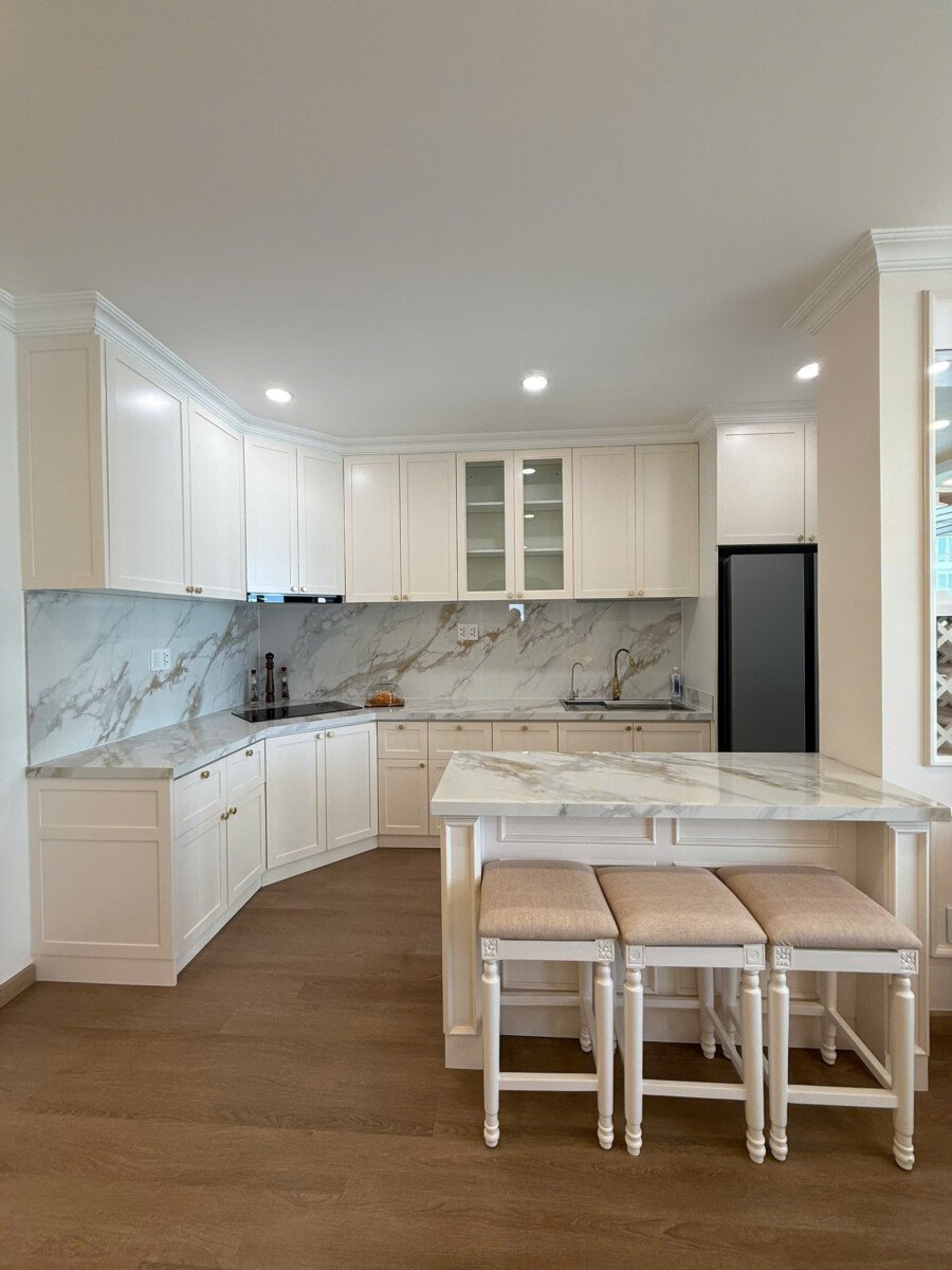 khong gian bep va phong an - Giá mua bán căn hộ 3pn tòa C Riverpark Residence phường Tân Hưng T3/2026