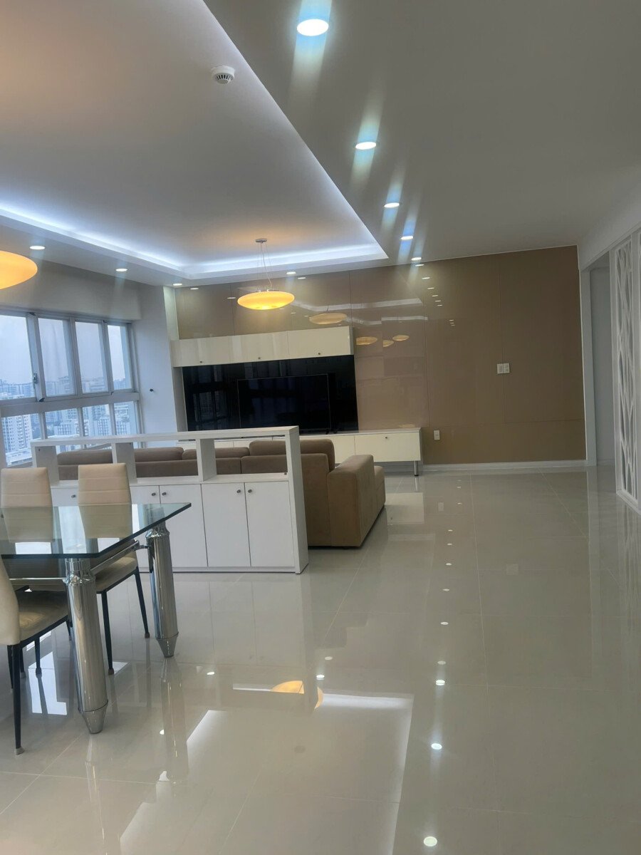 khong gian phong khach rong rai 2 - Giá mua bán căn hộ 3pn số 02 tòa H chung cư Happy Valley phường Tân Hưng T3/2026
