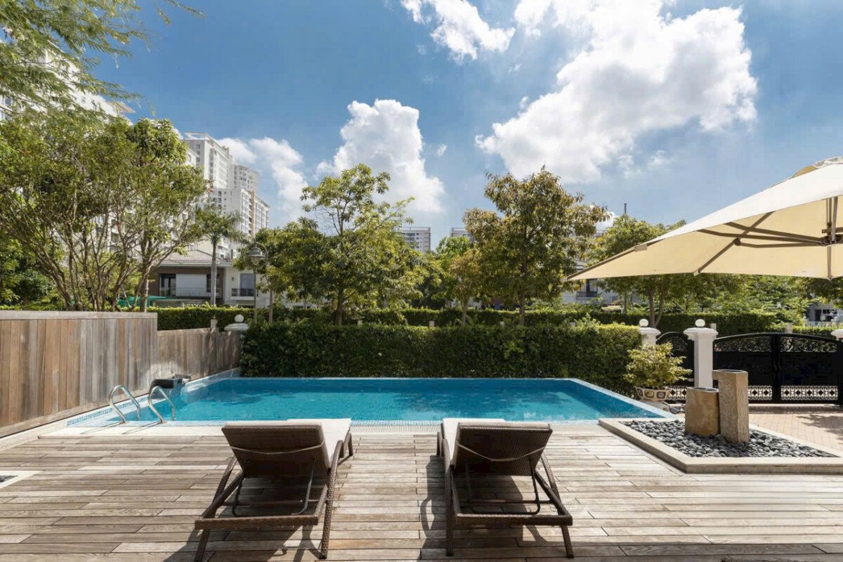 nha biet thu co ho boi rieng - Giá mua bán nhà Biệt thự 5pn kdc Chateau phường Tân Mỹ T4/2026