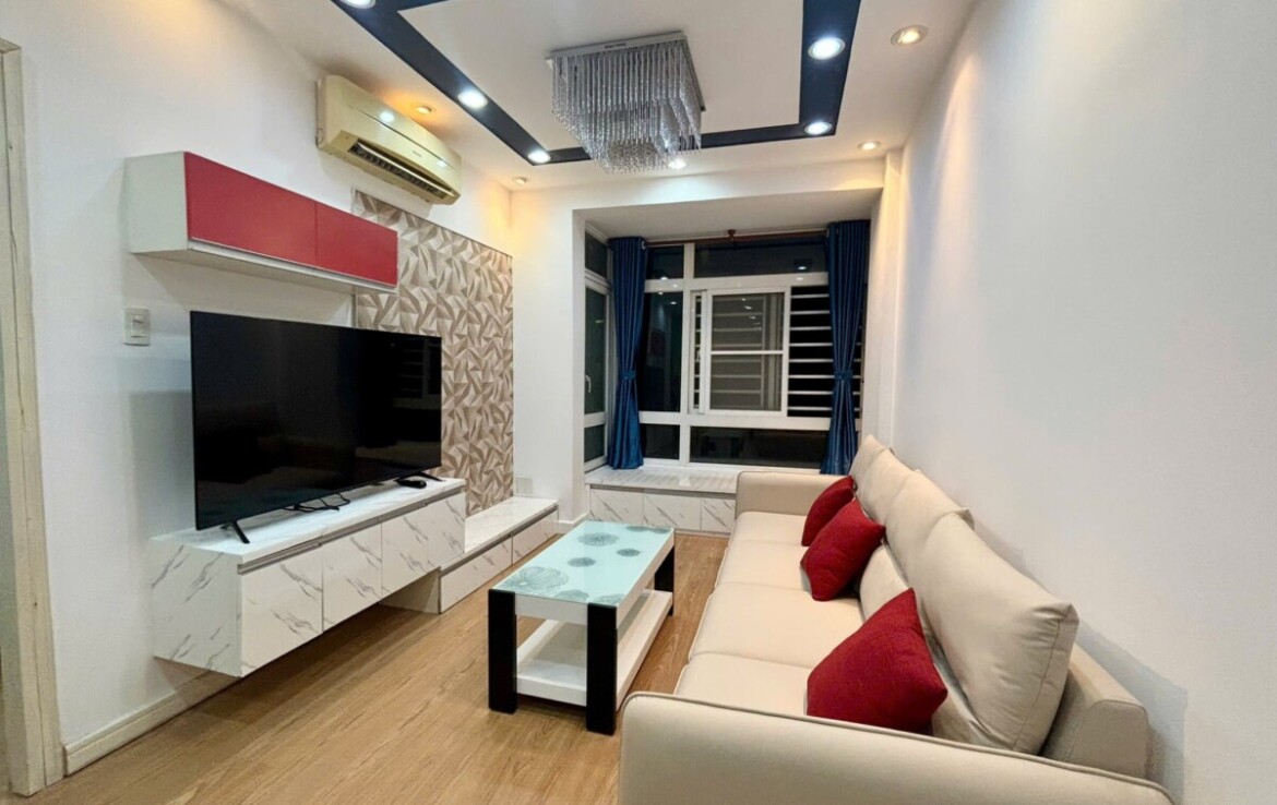 phong khach ban can ho sky garden 3 6 1170x738 - Bán nhanh căn hộ Sky Garden 3. DT 56m2 Lầu cao- 1 phòng-1wc- Nội thất đầy đủ- Giá bán 4.850 Tỷ