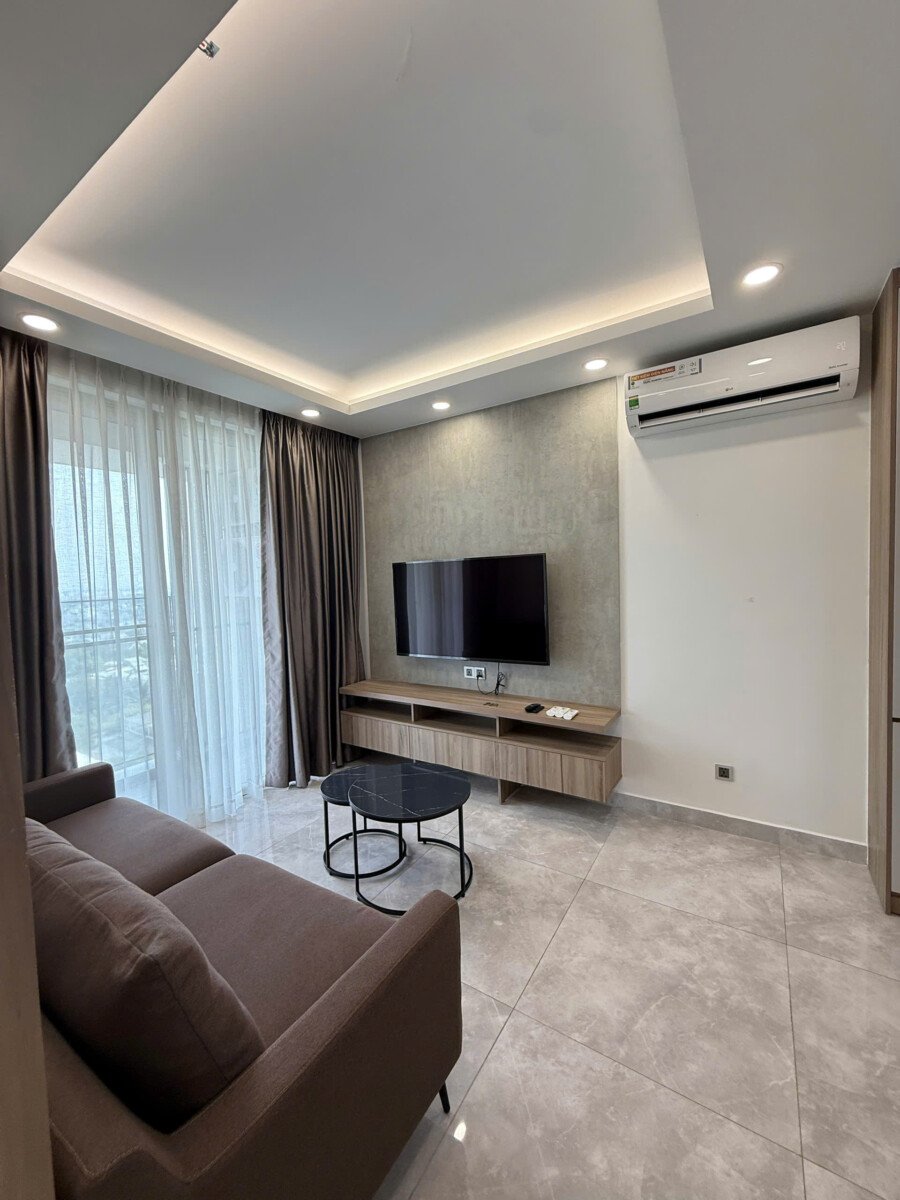 phong khach can ho ban 11 - Giá mua bán căn hộ 2pn tòa G chung cư The Peak m8 phường Tân Mỹ T3/3026