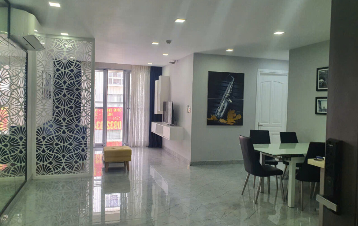 phong khach can ho ban 29 1170x738 - Bán căn hộ 89m2, chung cư Scenic Valley 1, giá 9.1 tỷ, nhà đang có hợp đồng thuê ổn định