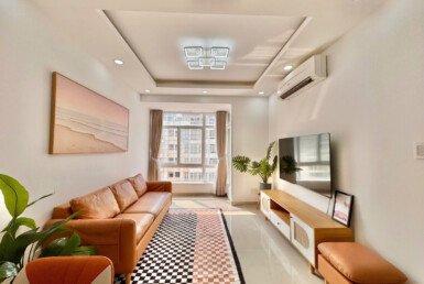 phong khach can ho ban 33 385x258 - Bán căn hộ 70,1m2, chung cư Sky Garden 3, 03pn, giá 5.850 tỷ, nhà đang có hợp đồng thuê 30tr/tháng.