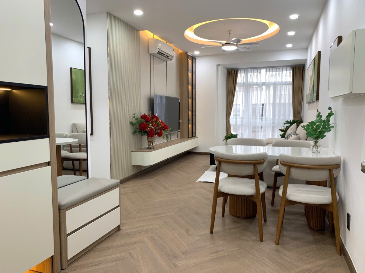 phong khach can ho ban 7 - Giá mua bán căn hộ 3pn lầu 16 chung cư Sky Garden 3 phường Tân Hưng T3/2026