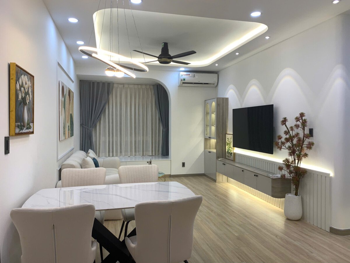 phong khach can ho ban 9 - Giá mua bán căn hộ 3pn chung cư Sky Garden 1 phường Tân Hưng T3/2026